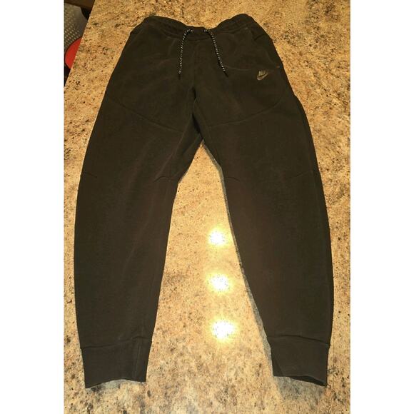 Nike Sportswear Jogger Men Black Tech Fleece Sweatpants Tapered Size Small‎ - Picture 1 of 16